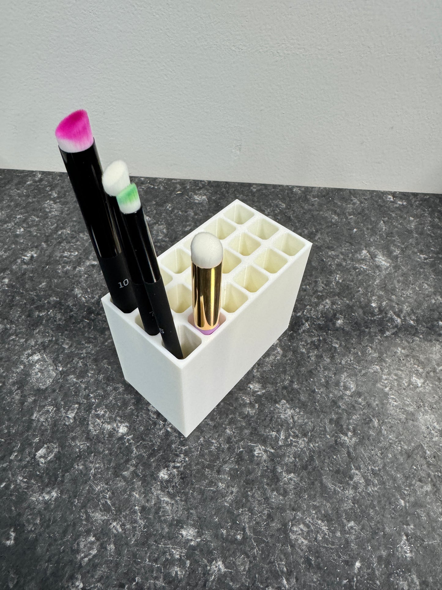 G&I - Blending Brush Holder - 18 brushes
