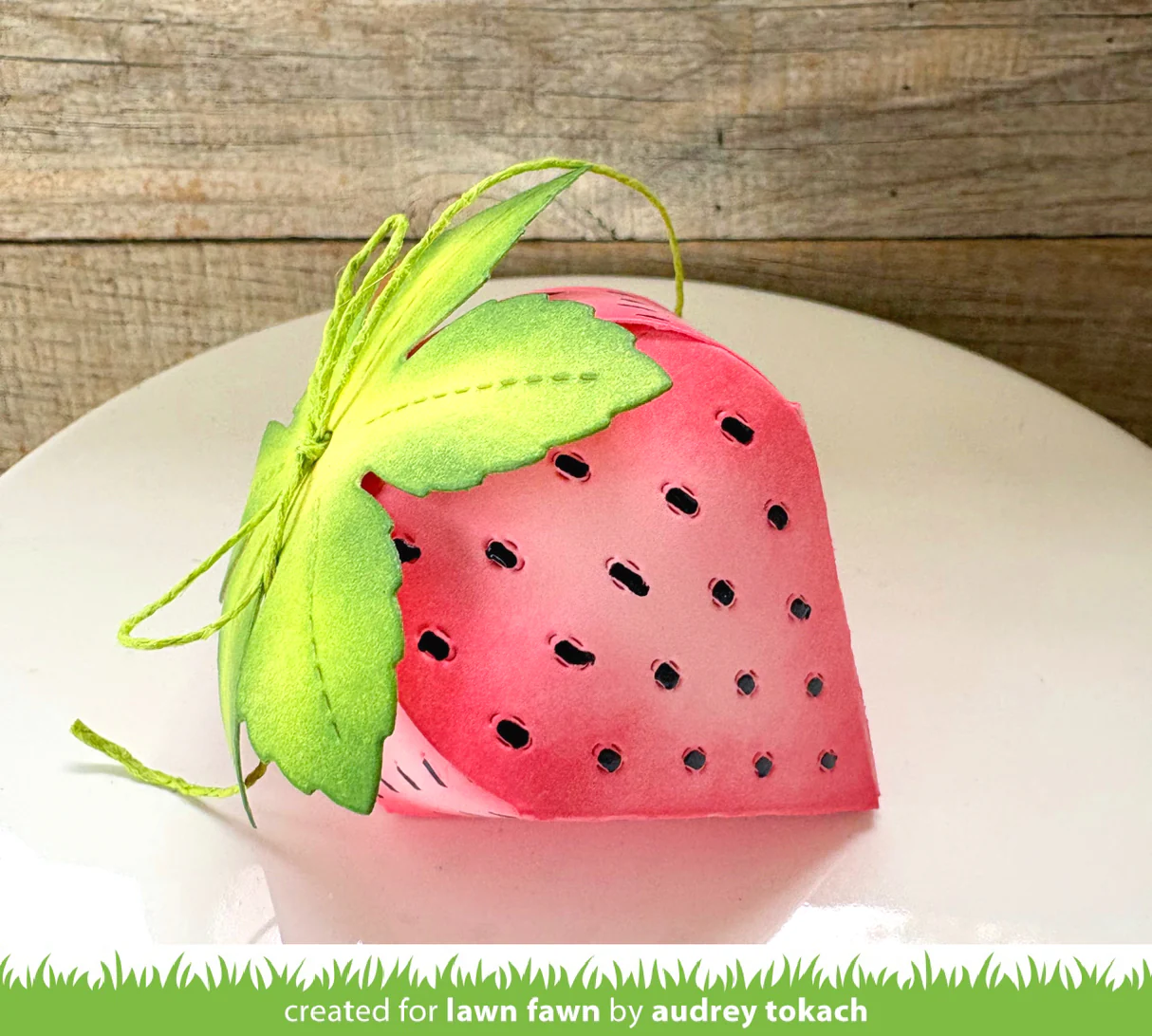 Lawn Fawn - Strawberry Treat Box Die Set