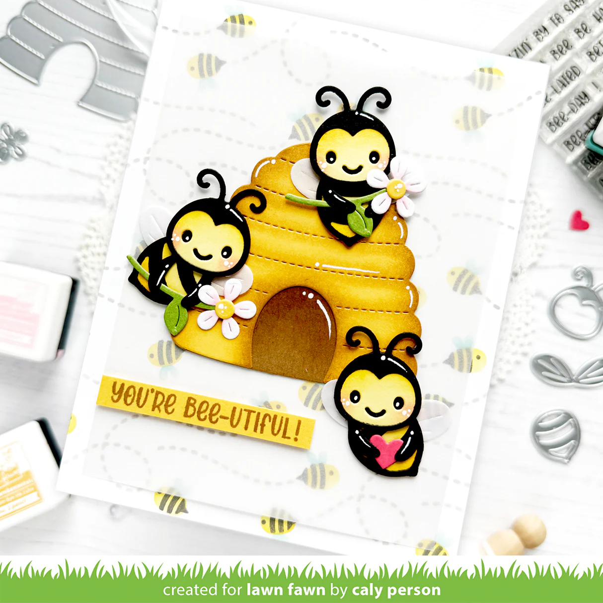 Lawn Fawn - Bee Happy Background Stencil Set