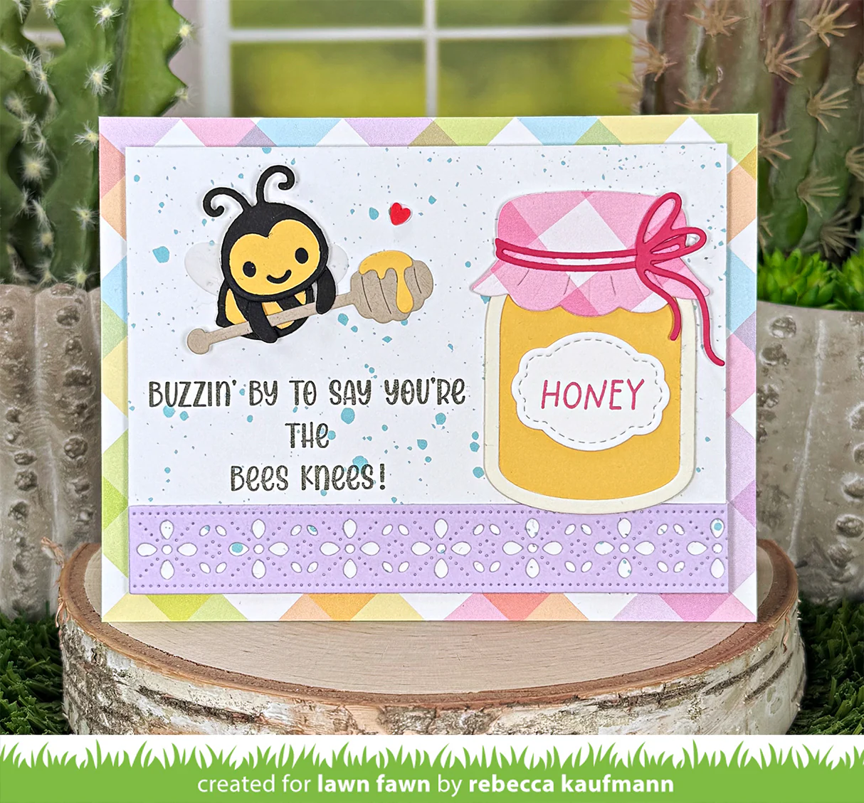 Lawn Fawn - Folksy Petal Border Die