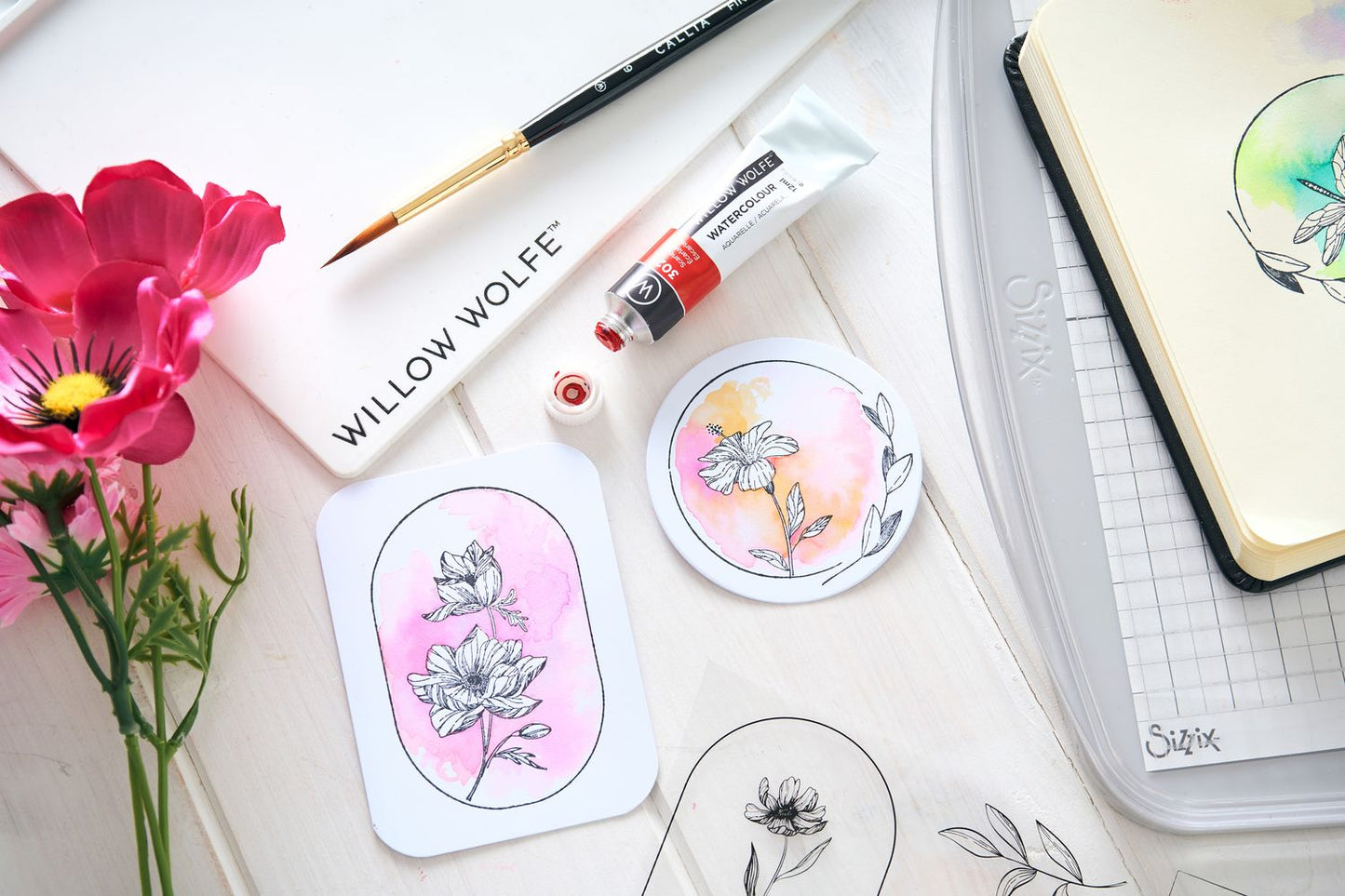 Sizzix - Floral Frames and Mini Flowers Stamp Set by Willow Wolfe